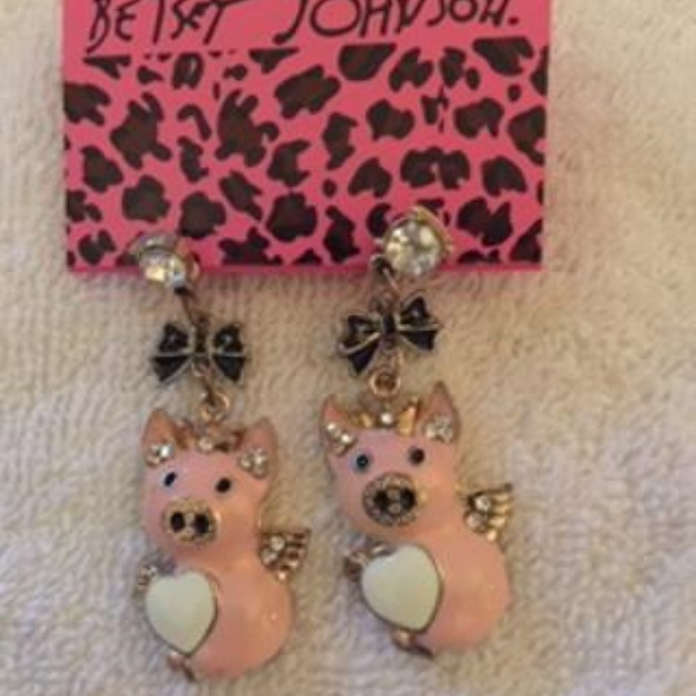 BRAND NEW BETSEY JOHNSON PINK PIG EARRINGS - Picture 3 of 6